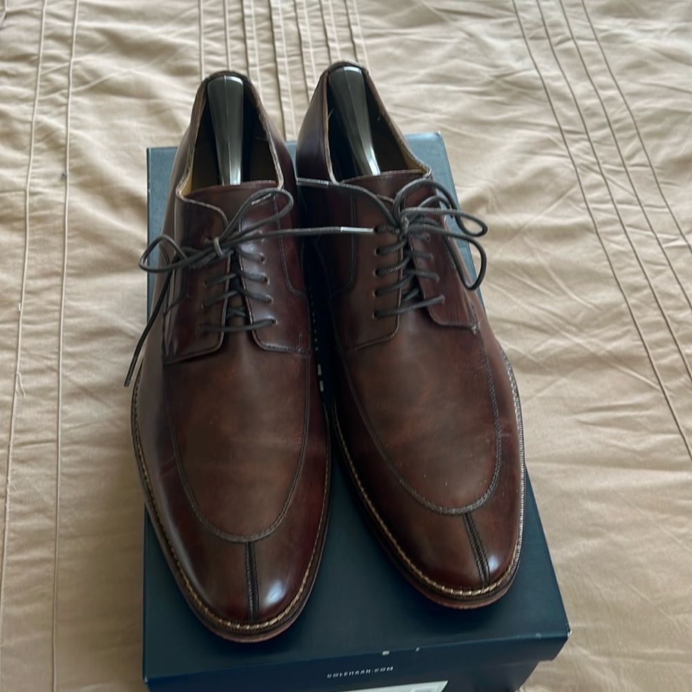 Used Like New Cole Haan Madison Split OX ll Dark Brown. Size 10.5